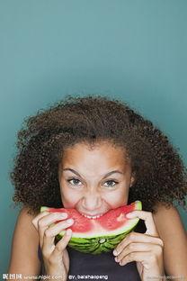 吃瓜外国女,揭秘网络热议背后的文化差异