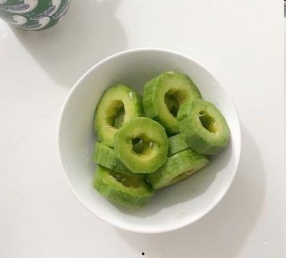 动物吃羊角蜜瓜,动物们的美食盛宴