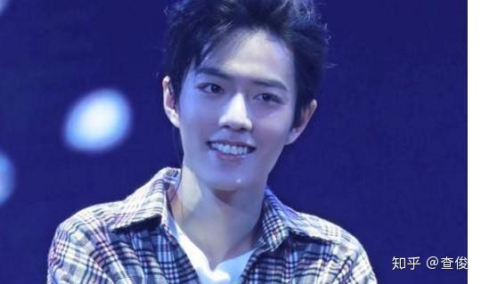 肖战吃瓜表情高清,萌态十足，网友直呼“太可爱”