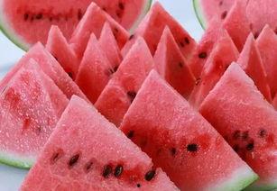 天外来物吃瓜,吃瓜群众热议神秘现象