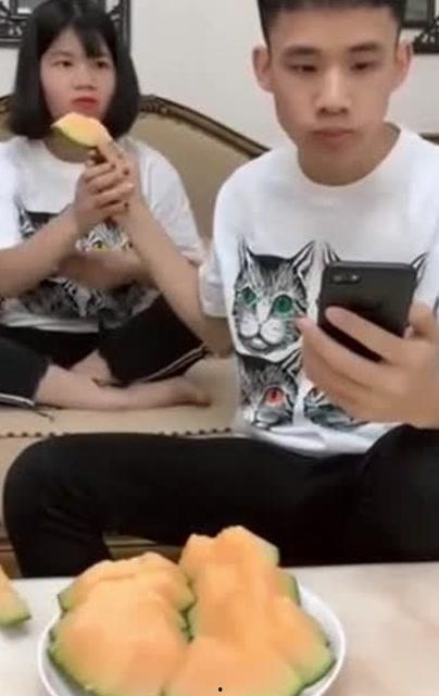 吃瓜啃掉牙,揭秘娱乐圈的“瓜田”奇闻轶事