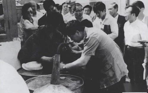 潍坊天台吃瓜事件始末