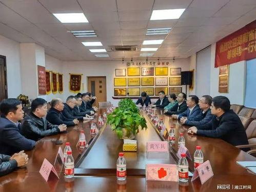 长沙雨花区吃瓜李某某,揭秘长沙街头热议的神秘人物